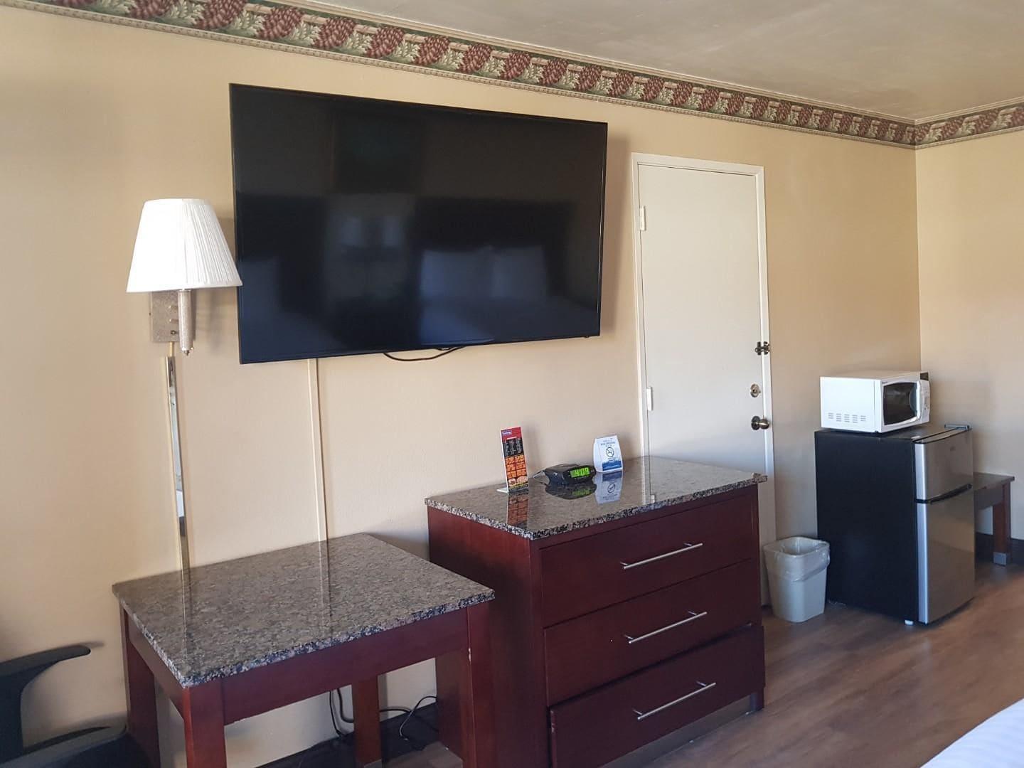 Travelodge By Wyndham Costa Mesa Newport Beach Hacienda Buitenkant foto