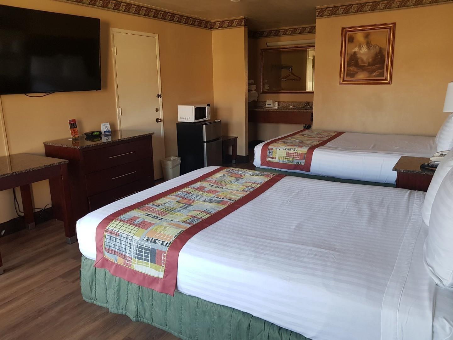 Travelodge By Wyndham Costa Mesa Newport Beach Hacienda Buitenkant foto