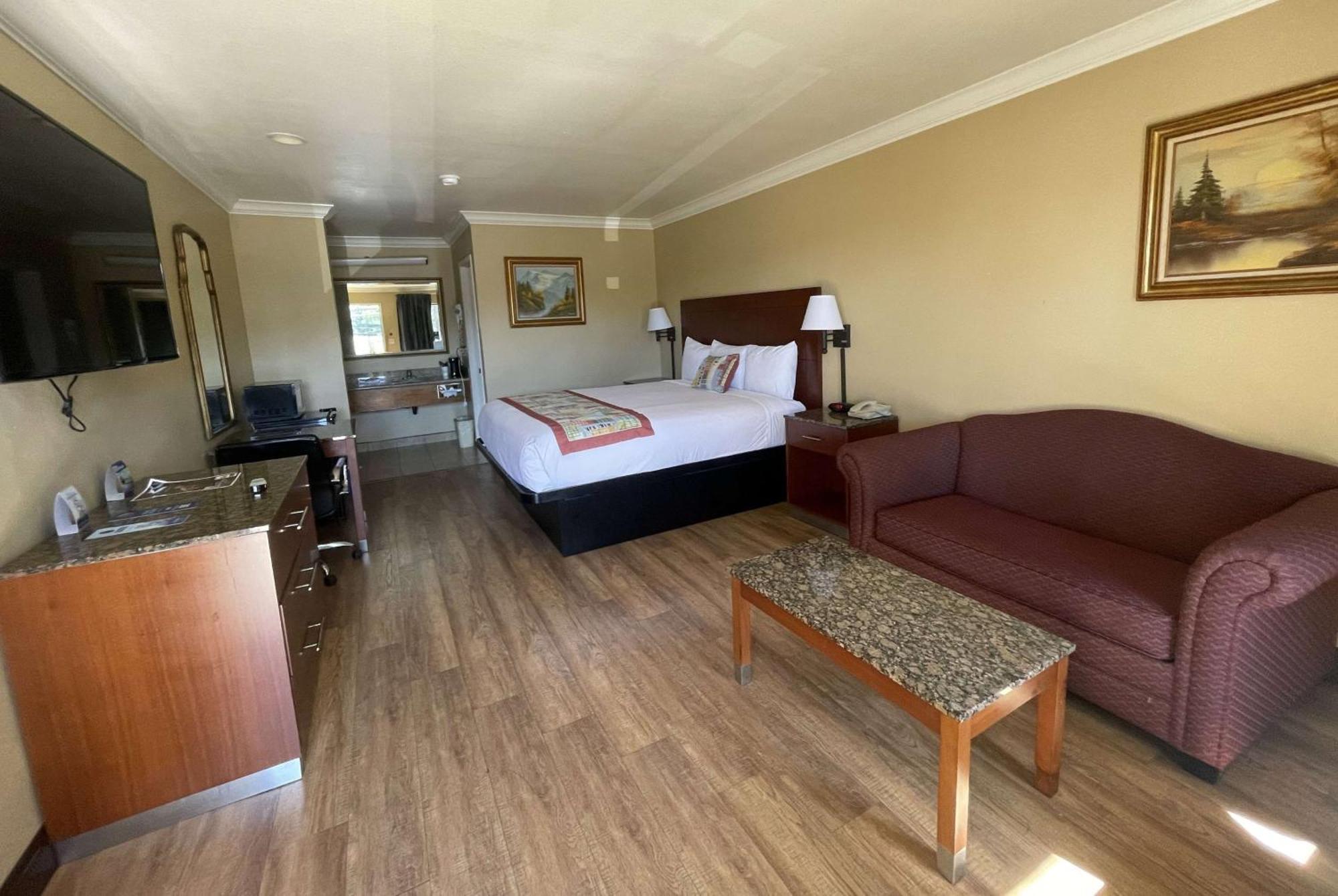Travelodge By Wyndham Costa Mesa Newport Beach Hacienda Buitenkant foto
