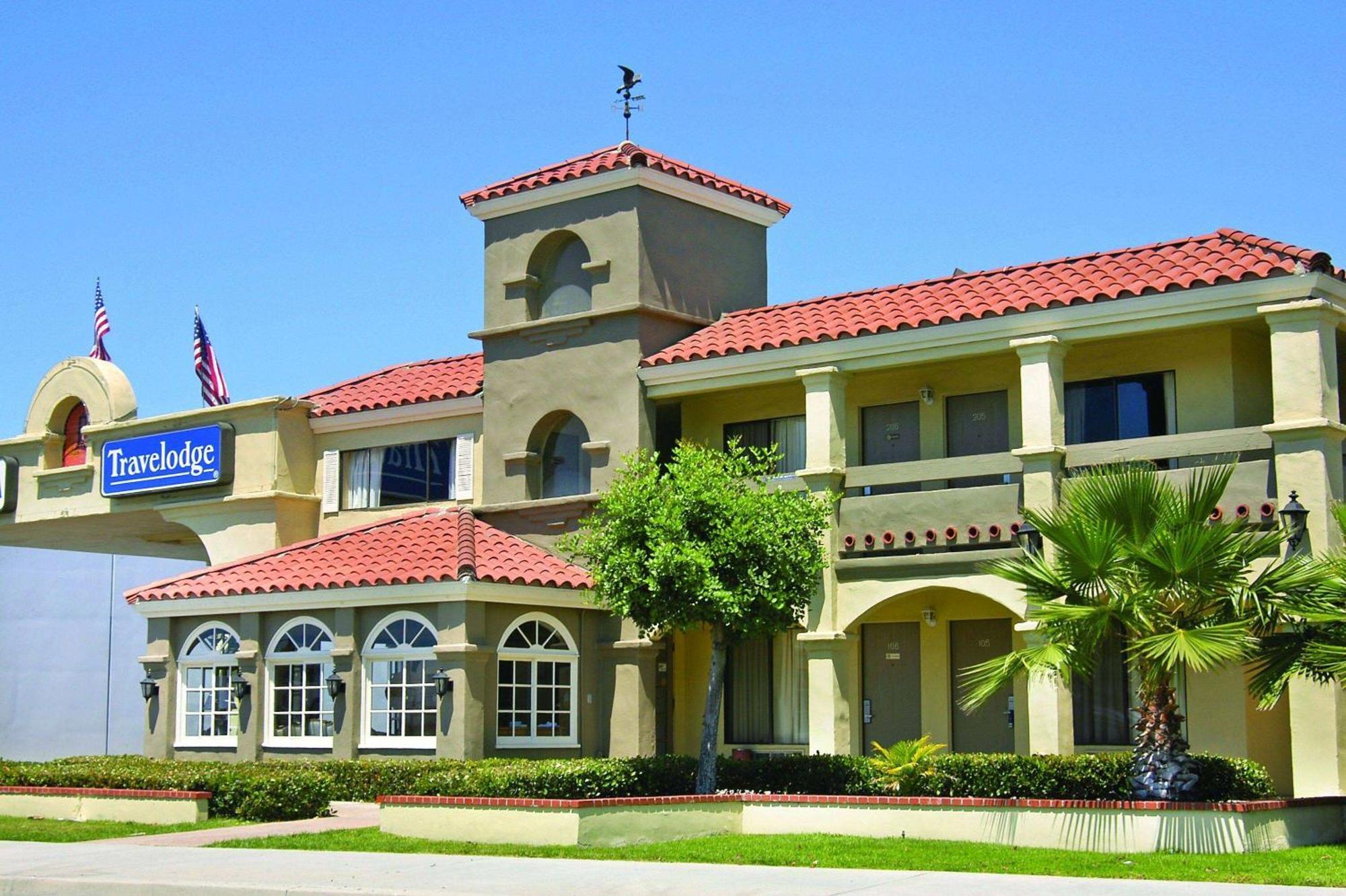 Travelodge By Wyndham Costa Mesa Newport Beach Hacienda Buitenkant foto